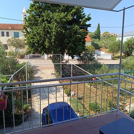Apartmani Ramesa Murter Buitenkant foto