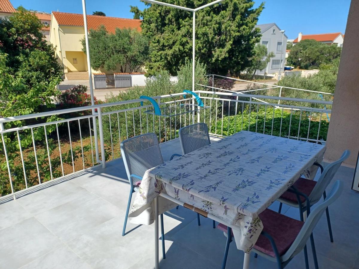 Apartmani Ramesa Murter Buitenkant foto