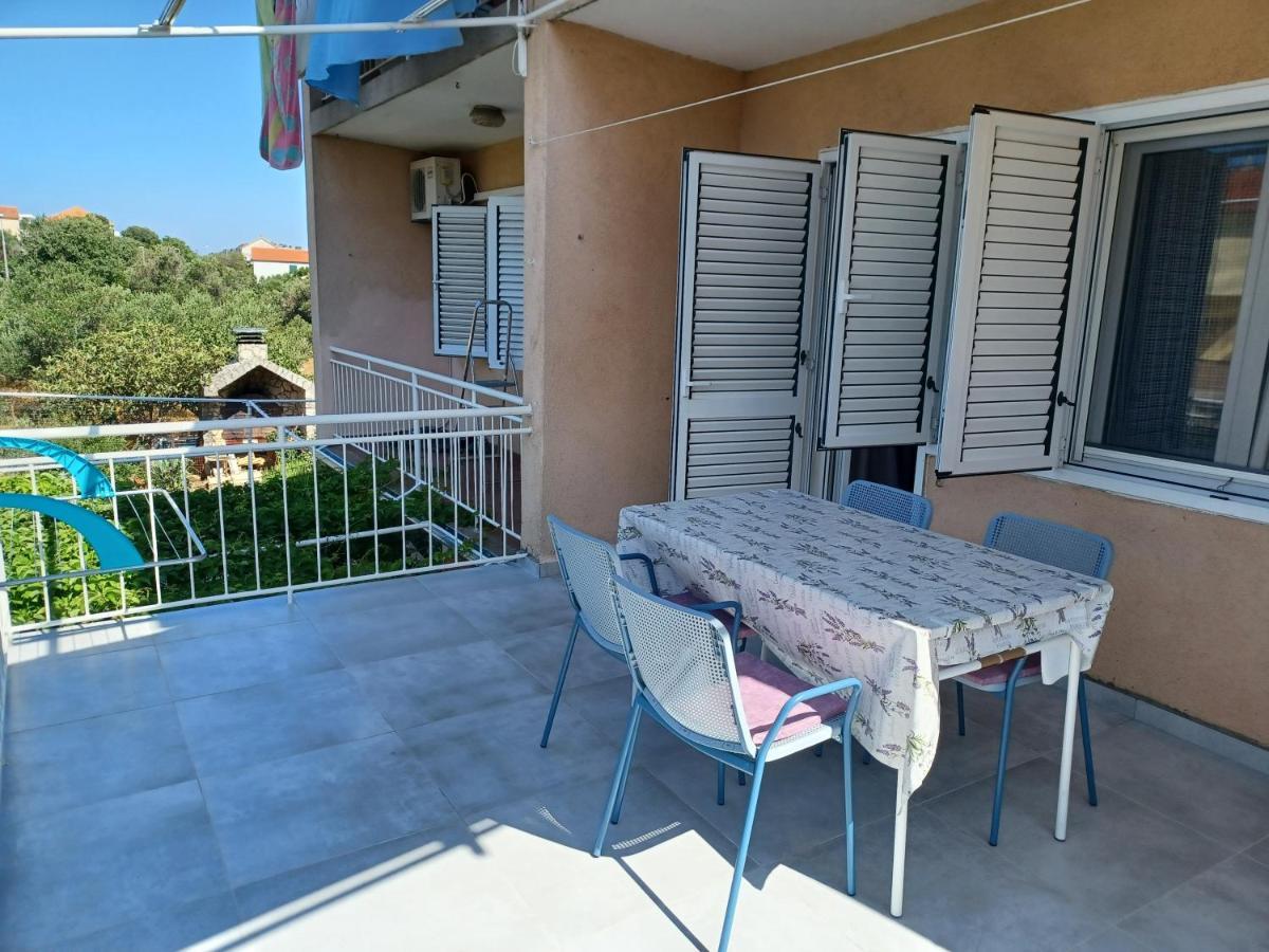 Apartmani Ramesa Murter Buitenkant foto