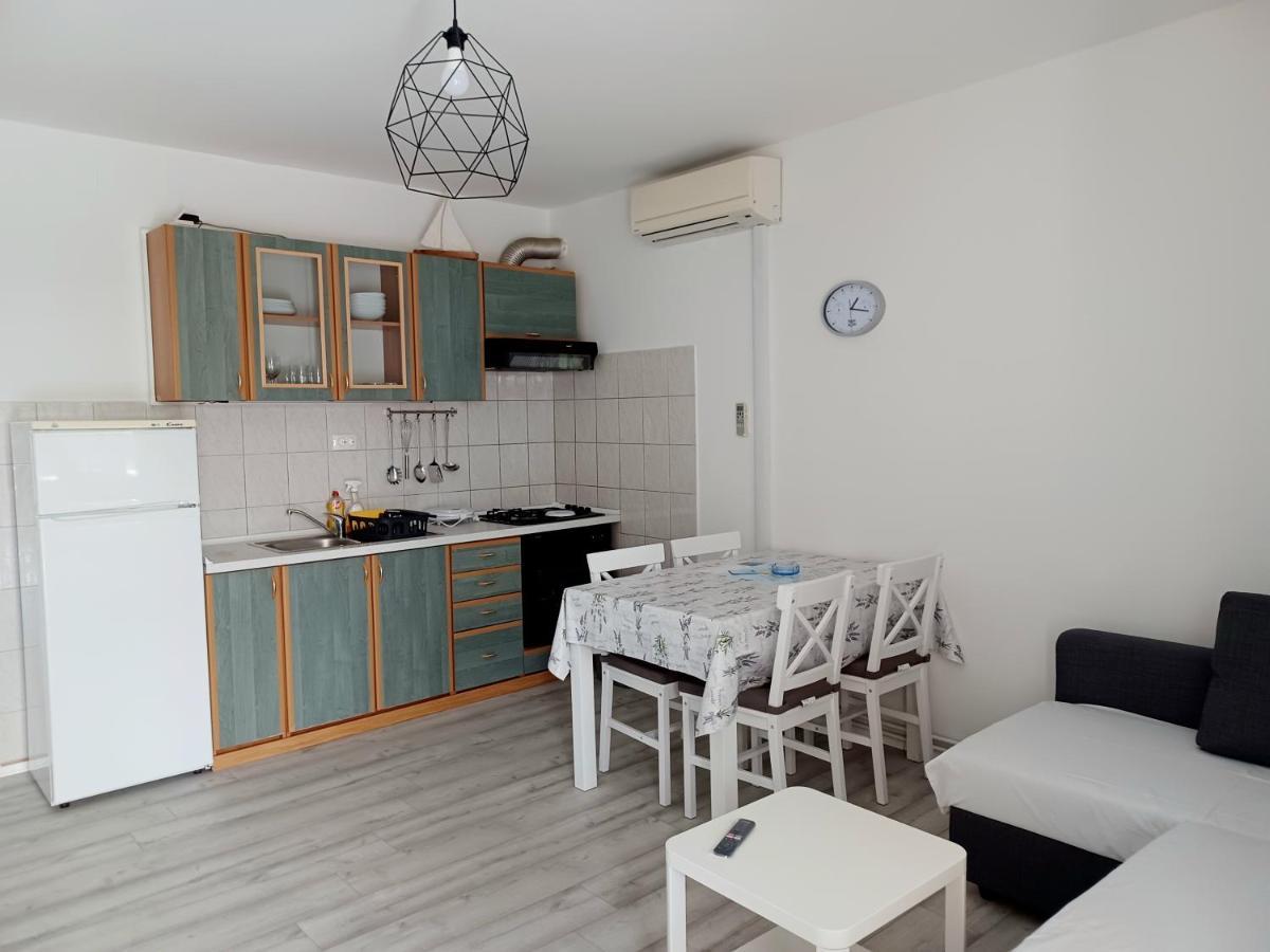 Apartmani Ramesa Murter Buitenkant foto