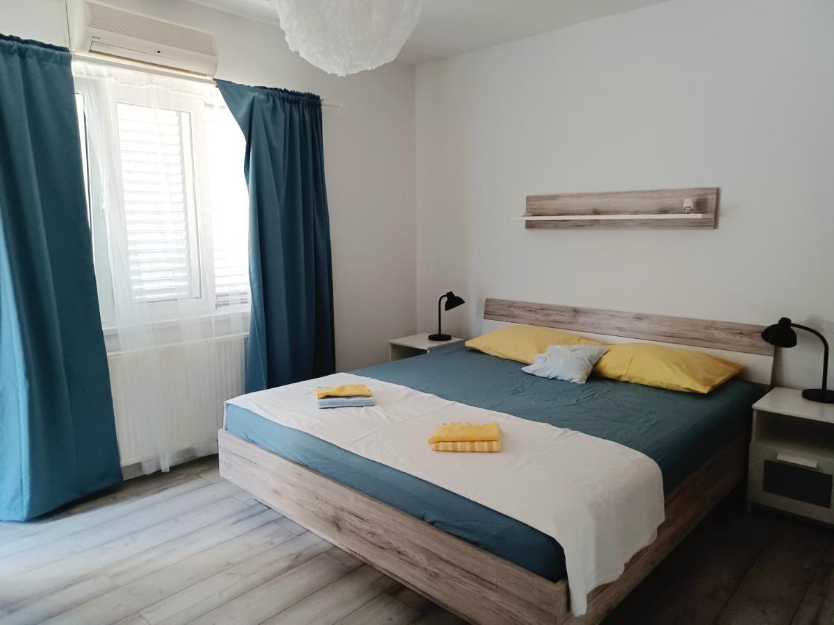 Apartmani Ramesa Murter Buitenkant foto